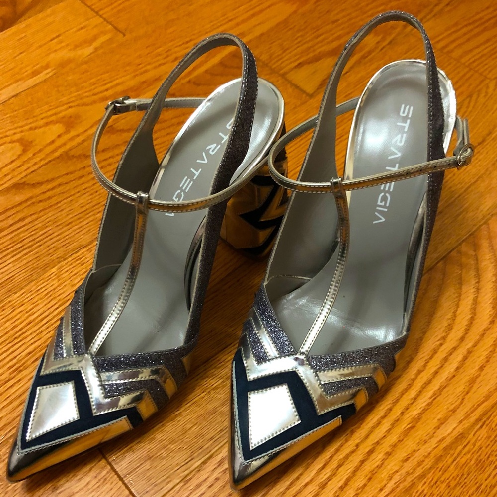 STRATEGIA HEELS